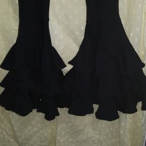 TapeMeasure Ruffle Bottom Leggings Size M Black